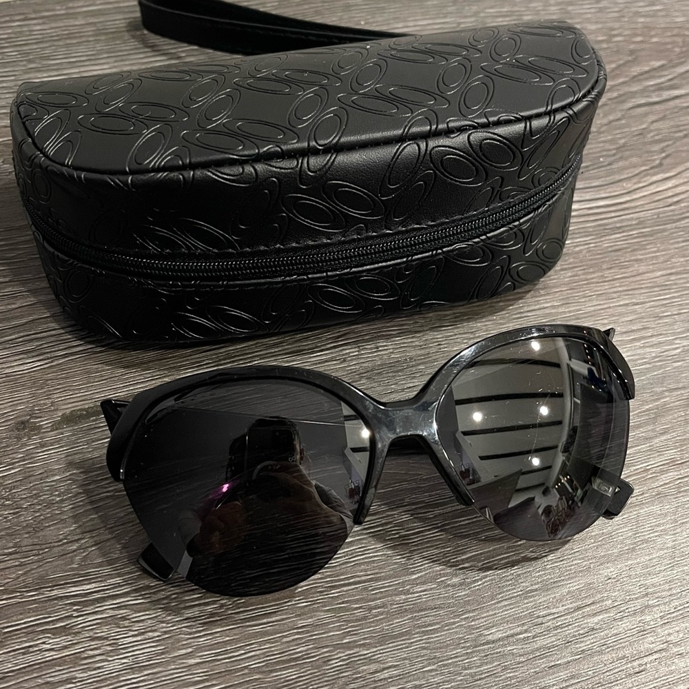 Oakley- Trailing point- Women’s sunglasses- Polarized Prizm